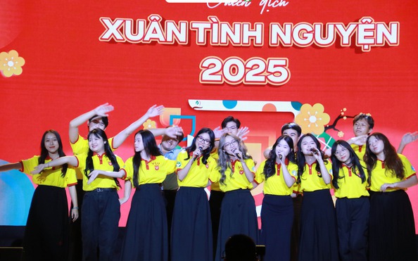 Chiến sĩ "áo vàng" nhuộm xanh mùa kèo nhà cái tỷ lệ bóng đá tình nguyện 2025
