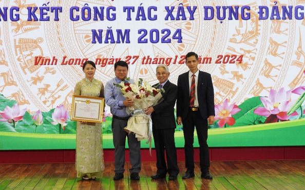 Nhiều tập thể, cá nhân tỷ lệ kèo nhà cái Trường ĐH Cửu Long được khen thưởng