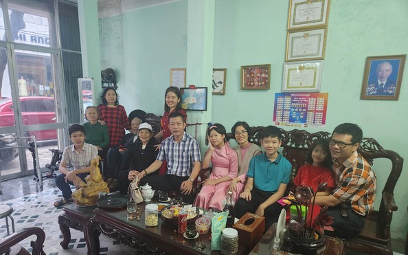 "Xuân sum vầy - Tết sẻ chia": Tết sum vầy