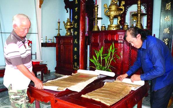 Dòng tộc giữ biển