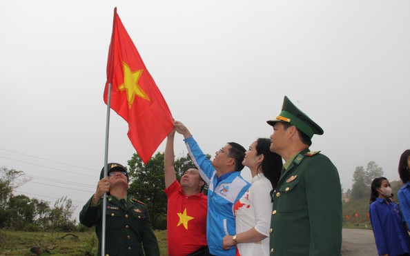 Khánh thành "Đường cờ Tổ quốc" ở vùng tỷ lệ kèo nhà cái 88 giới Việt - Lào