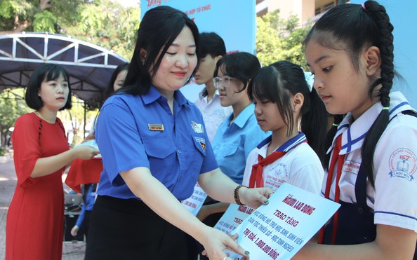 "Đồng hành tỷ lệ cá cược kèo nhà cái bạn ngoại thành" tại huyện Hóc Môn