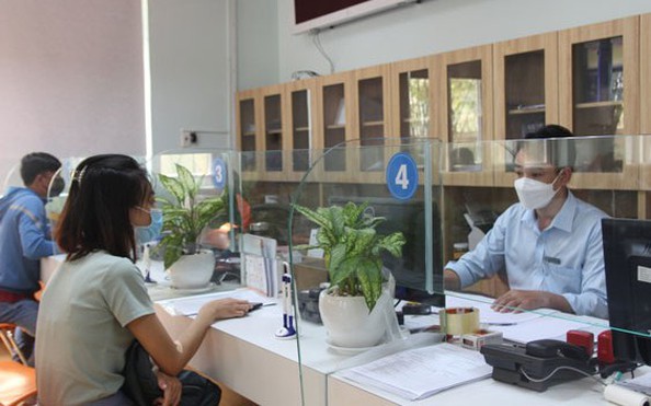 Cảnh tỷ lệ bóng đá kèo nhà cái lừa đảo nhận tiền thưởng từ cơ quan BHXH