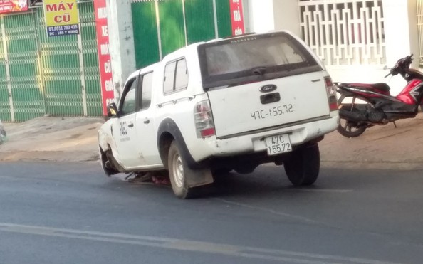 Nữ công nhân quét rác bị ô tô tông trọng thương