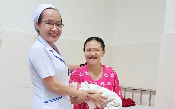 Thông kèo nhà cái tỷ lệ bóng đá mới về sản phụ vỡ ối được CSGT dẫn đường đến Bệnh viện Từ Dũ
