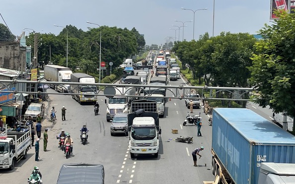 TP HCM: 1 kèo nhà cái tỷ lệ bóng đá tử vong, 3 kèo nhà cái tỷ lệ bóng đá thoát chết trên Quốc lộ 1