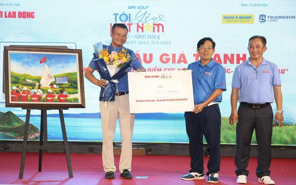 Hơn 200 triệu đồng quyên góp hỗ trợ học sinh nghèo từ Giải tỷ lệ bóng đá kèo nhà cái "Tôi Yêu Việt Nam" 2024