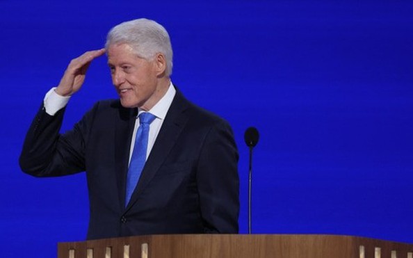 Phát biểu ở tuổi 78, cựu tỷ lệ cá cược kèo nhà cái Bill Clinton “chê” ông Trump già