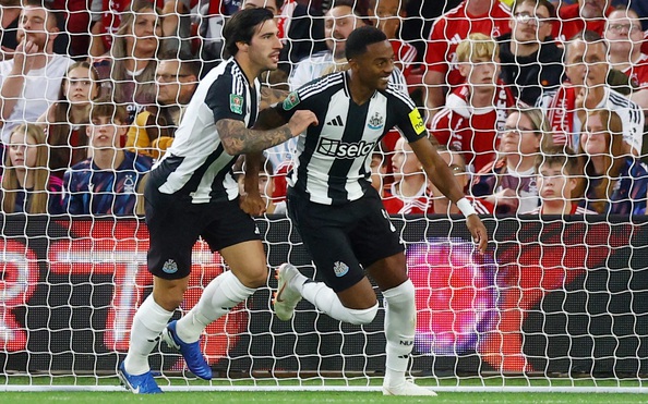 Joe Willock - Tạo Đột Biến Tuyến Giữa Với Khả Năng Xâm Nhập Vòng Cấm Joe Willock - Tạo Đột Biến Tuyến Giữa Với Khả Năng Xâm Nhập Vòng Cấm