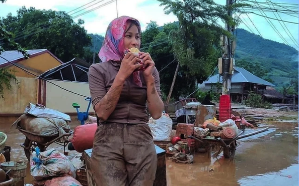 Cô giáo Yên Bái lấm lem bùn đất: Mọi tỷ lệ kèo nhà cái khen thế chúng tôi ngại lắm!