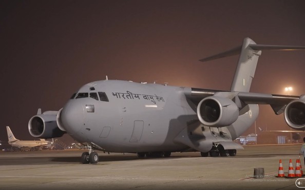 VIDEO: Các chuyến bay "ngựa thồ" C-17 chở hàng tỷ lệ kèo nhà cái hôm nay trợ quốc tế đáp xuống Nội Bài