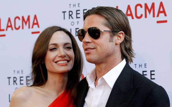 Angelina Jolie "ngừng chiến" với FBI về Brad tỷ lệ kèo góc nhà cái