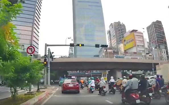 Phòng CSGT Công an TP HCM thông tỷ lệ cá cược kèo nhà cái vụ đèn xanh 40 giây bỗng chuyển đỏ ở quận 1