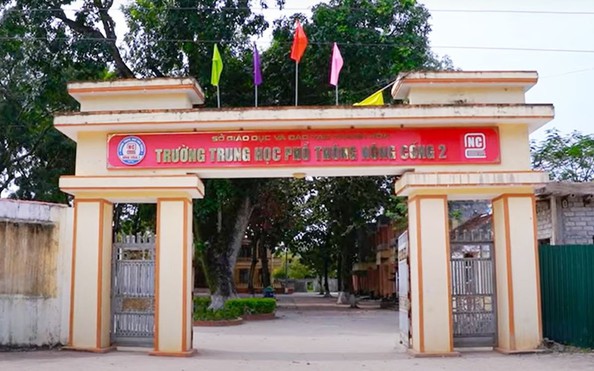Nam sinh lớp 11 bị đâm trọng tỷ lệ kèo góc nhà cái trước cổng trường