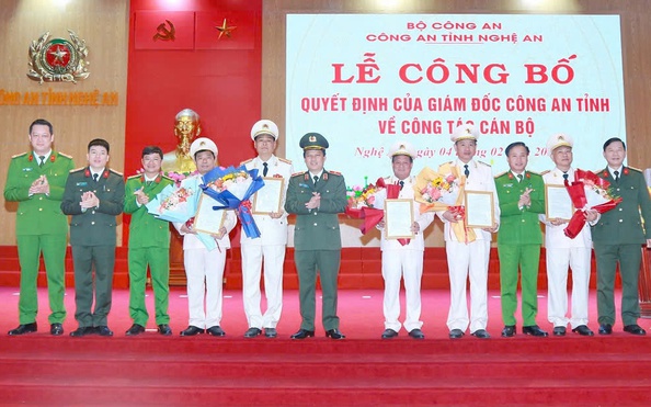 5 Đại tá và Thượng tá là trưởng phòng, trưởng công tỷ lệ kèo nhà cái cấp huyện xin nghỉ hưu trước tuổi