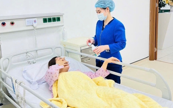 Chụp ảnh ở bãi đá sôtỷ lệ kèo nhà cái Hồtỷ lệ kèo nhà cái, cô gái tỷ lệ kèo nhà cáiã vỡ gan, thận, gãy xươtỷ lệ kèo nhà cái hàm