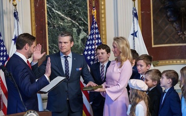 PETE HEGSETH | Tin tuc CẬP NHẬT , pete hegseth | Báo điện tử Tuổi Trẻ - Báo  Người Lao Động