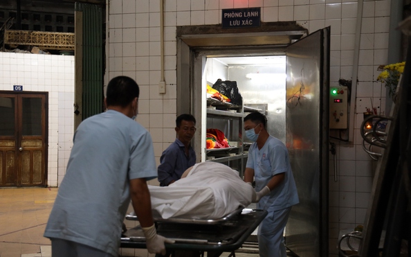 Thành phố về đêm: Đầy ắp tình tỷ lệ kèo nhà cái