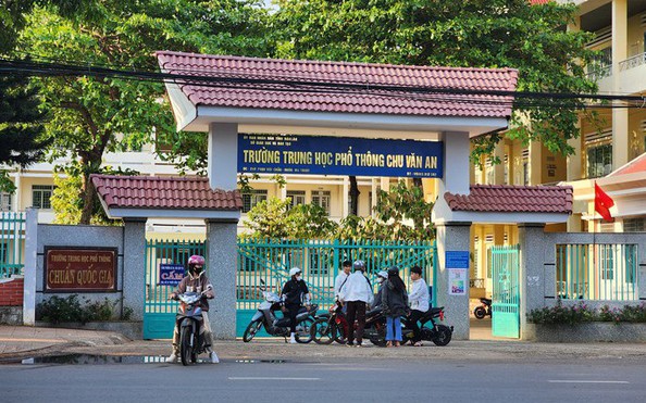 Loay hoay xử lý nữ hiệu trưởng bị "tố" sai phạm tại... 2 trường!