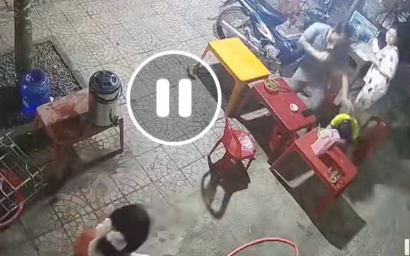 Cộng đồng mạng phẫn nộ việc cô gái ném vật thủy tỷ lệ kèo nhà cái 88h trúng đầu cháu bé