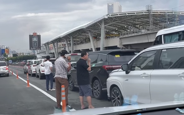 Tai nạn liên hoàn 6 ô tô trên kèo nhà cái tỷ lệ bóng đá sau cơn mưa