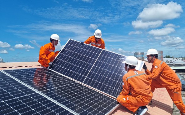 Cách lắp điện mặt trời dùng được cả ban đêm
