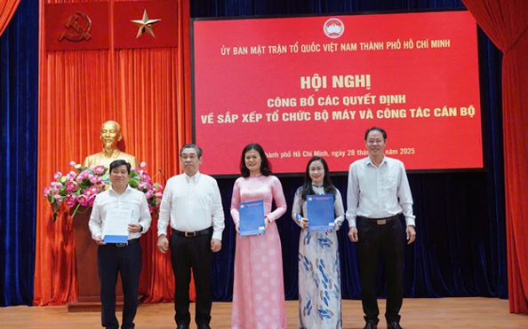 Phát huy sự đoàn kết thống nhất trong Đảng