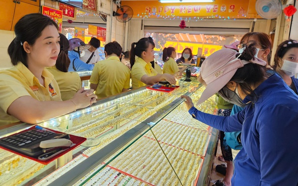 Giá vàng hôm nay 14-4: Vừa mở cửa, vàng miếng SJC đã lập đỉnh mới