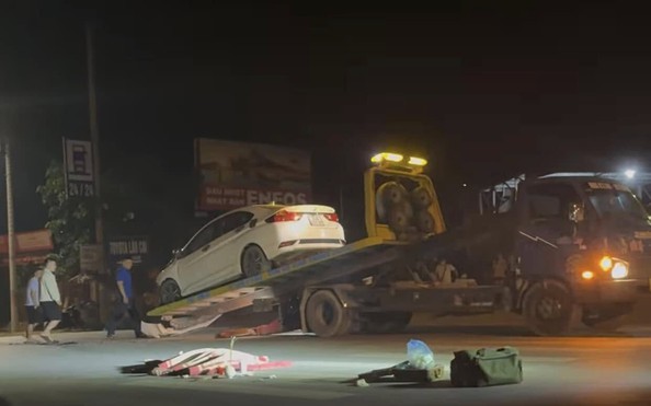 VIDEO: tỷ lệ kèo nhà cái hôm nay máy lao như “tên bắn” vào ô tô, 3 người thương vong