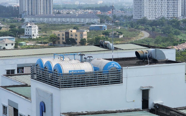 "Nước từ nhà máy uống trực tiếp được nhưng đến vòi của không ít hộ dân chung cư thì không bảo đảm"