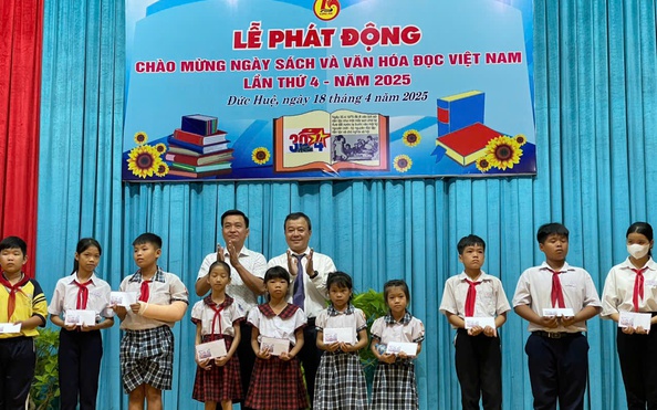 Báo tỷ lệ bóng đá kèo nhà cái Động trao 150 suất hỗ trợ học tập tại 3 huyện ở Long An
