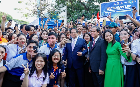 Thủ tướng Phạm Minh Chính: Tăng cường kết nối, hỗ trợ thế hệ trẻ khởi nghiệp