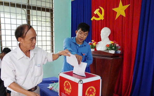 Cử tri Quảng Ngãi bỏ phiếu chọn phương án sáp tỷ lệ kèo nhà cái malaysia cấp tỉnh, cấp xã