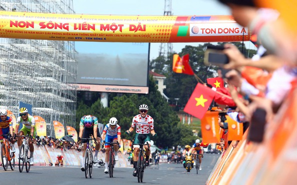 Chặng 18 tỷ lệ kèo nhà cái hôm nay HTV-Tôn Đông Á 2025: Cú bứt phá ngoạn mục của Savva Novikov
