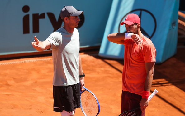 Djokovic nổi nóng trong buổi tập với Andy Murray cho tỷ lệ kèo nhà cái Madrid Open
