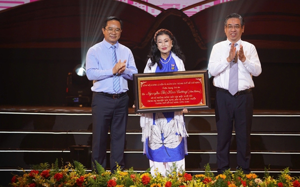 NSND KIM CƯƠNG: Làm nghệ sĩ của đất nước hòa bình, thật hạnh phúc!