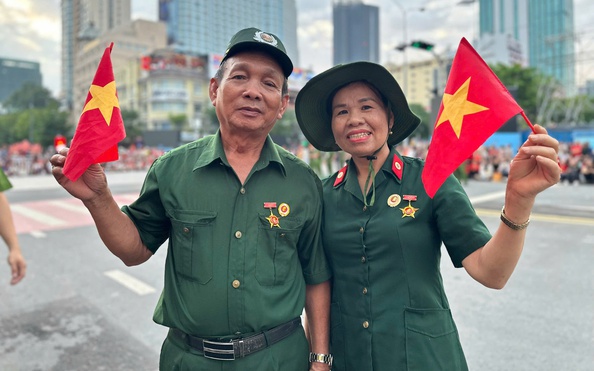 Hình ảnh xúc động của hàng ngàn tỷ lệ kèo góc nhà cái chờ xem tổng duyệt Đại lễ 30-4