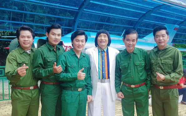 NSND Minh Vương xúc động trong Lễ khánh thành Tượng đài Chủ tịch Hồ Chí Minh tại Đền Bến Dược