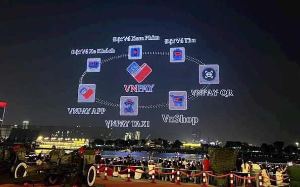 VNPAY bị chỉ trích vì xuất hiện dày đặc trong đêm tổng duyệt kỷ lục 10.500 drone
