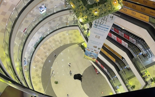 Hãy ngưng miệt thị tỷ lệ kèo nhà cái 88 "rơi lầu" tại Vạn Hạnh Mall