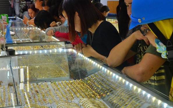 Giá tỷ lệ kèo nhà cái 88 hôm nay 30-4: Sụt giảm khi đồng USD tăng giá
