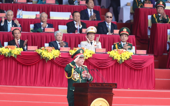 Chân dung vị tướng phát biểu tại lễ kỷ niệm 50 năm thống nhất đất nước