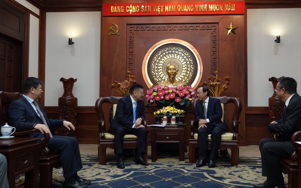 Bí thư Thành ủy TP HCM Nguyễn Văn Nên tiếp đoàn đại biểu Đảng Nhân dân Mông Cổ