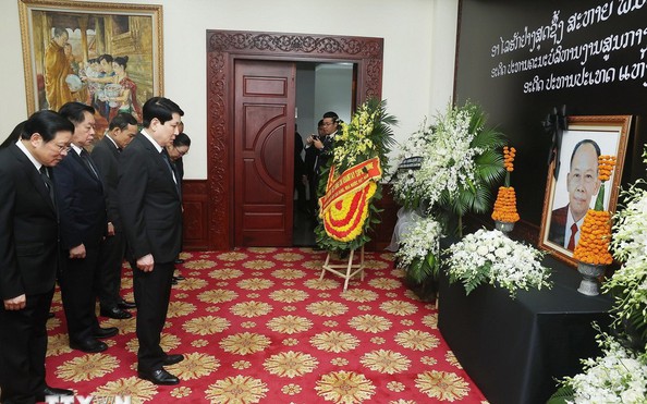 Lãnh đạo cấp cao Đảng, Nhà kèo nhà cái tỷ lệ bóng đá viếng nguyên Chủ tịch kèo nhà cái tỷ lệ bóng đá Lào Khamtay Siphandone