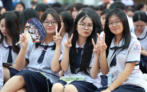 Nữ tỷ lệ kèo nhà cái hôm nay TP HCM tự tin tham gia tư vấn, hướng nghiệp