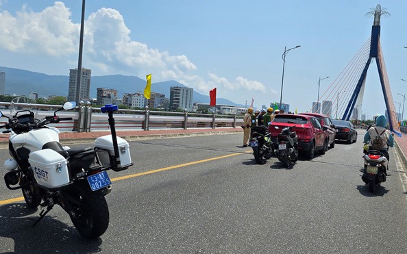 Hai vụ tai tỷ lệ kèo nhà cái 88 liên hoàn, cầu sông Hàn bị phong tỏa một phần