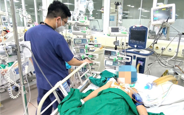 Vết thương nhỏ khi vui chơi khiến bé gái nguy kịch