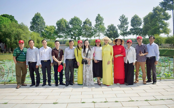Hành động ý nghĩa tỷ lệ kèo nhà cái malaysia hoa hậu Nguyễn Ngọc Hiếu