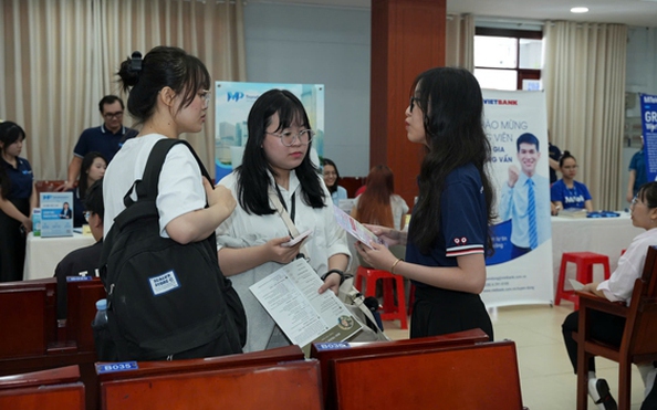 Công chức trẻ tự tỷ lệ kèo góc nhà cái với công việc mới