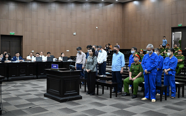 Xét xử cựu Bộ trưởng Nguyễn Thị Kim Tiến: Bất nhất đường đi của tiền "bôi trơn"
